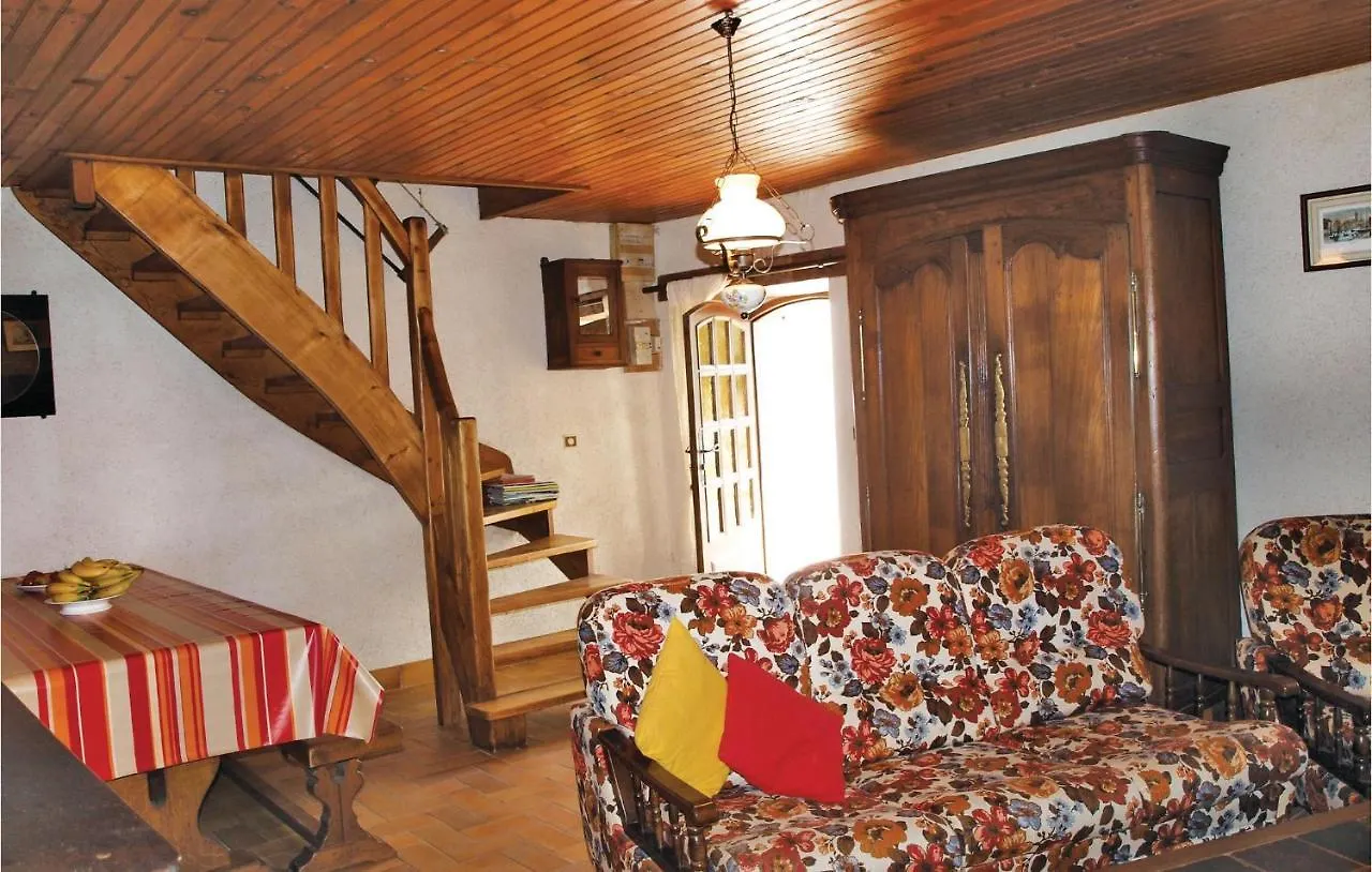 2 Bedroom Awesome Home In Garlan Kertanguy France
