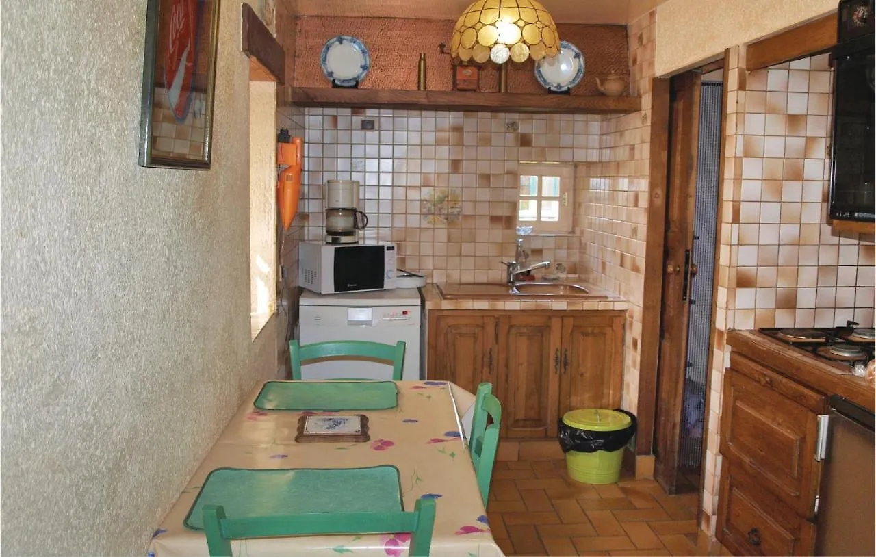 2 Bedroom Awesome Home In Garlan Kertanguy Hébergement de vacances