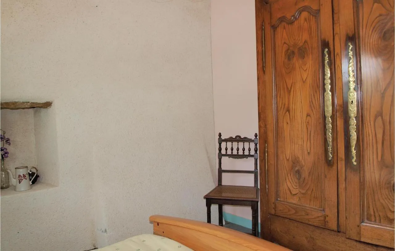 2 Bedroom Awesome Home In Garlan Kertanguy