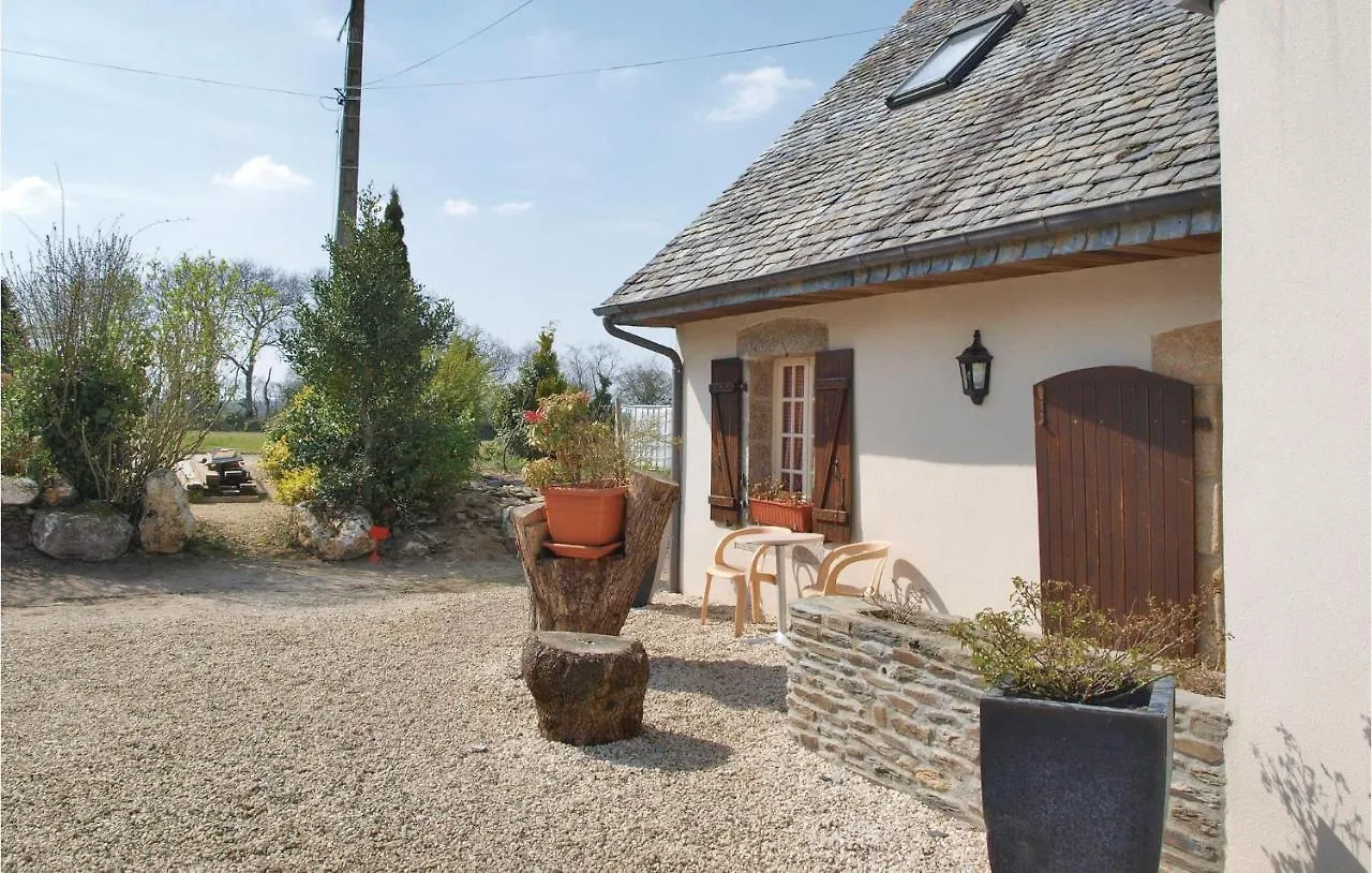 2 Bedroom Awesome Home In Garlan Kertanguy